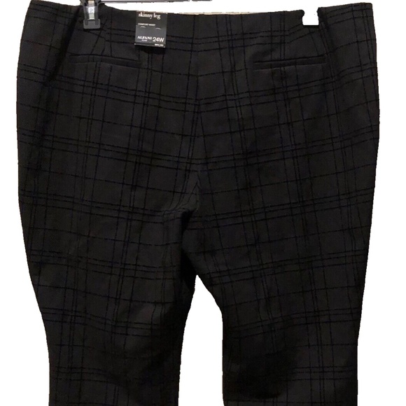 (NWT) Alfani Women's Black Flocked Grid-Print Skinny Pants Plus Size 24W - Picture 7 of 12